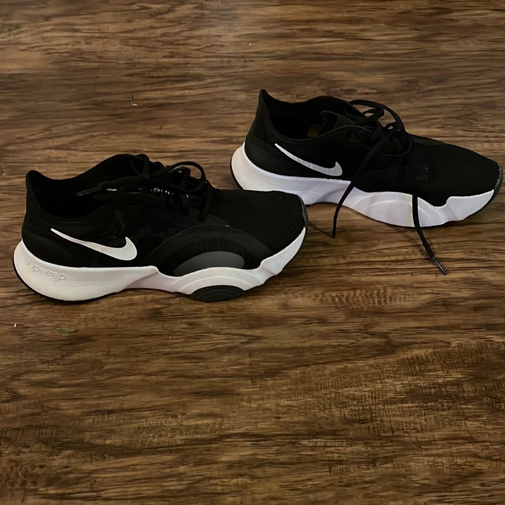 Black Nike Shoes